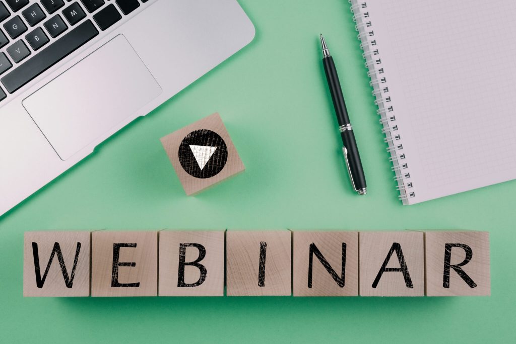 Illustration til webinar om styrket indsats i dansk og matematik