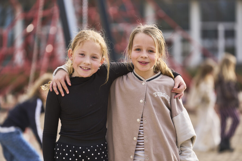 To elever på Korup Skole